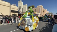 USJ No Limit Parade Yoshi.jpg
