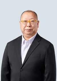 Takashu Tezuka Portrait.jpg