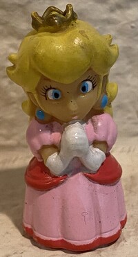 TomyMP7PeachFingerPuppet.jpg
