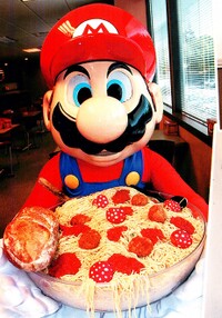 MarioEatingSpaghettiWithMushroomsAndMeatballs.jpg