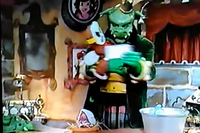 Beezo Puppet.png